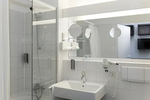 Victor's Residenz-Hotel München in Unterschleißheim — foto 16