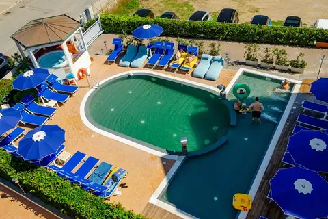 Astro Suite Hotel in Cefalu — foto 3