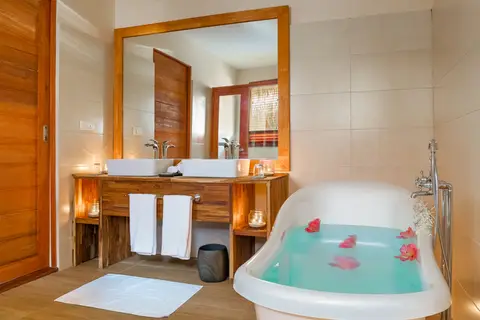 Kudafushi Resort & Spa in Rah Gili Maldives — foto 24