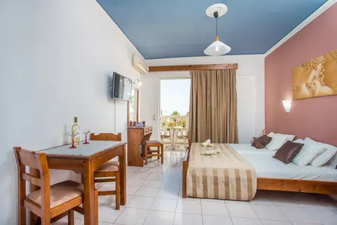 Iatridis Studios in Φαληράκι — foto 7