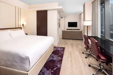 West 57th Street by Hilton Club in New York — foto 22