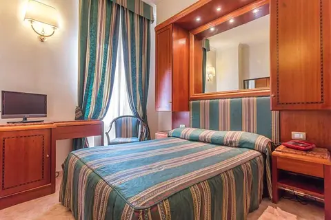 RH Hotel Lux in Rome
