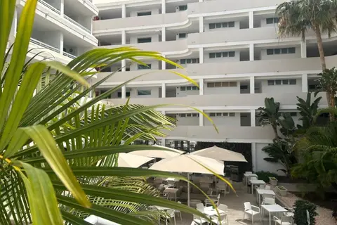 Akeah Broncemar Maspalomas in Santa María de Guía de Gran Canaria — foto 2