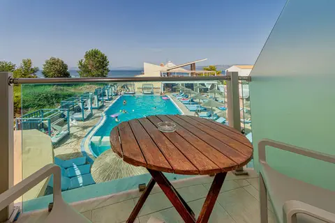 Island Beach Resort & Annex in Δημοτική Ενότητα Λευκιμμαίων — foto 17