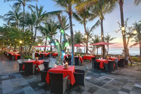 Hotel Legian Beach in Kuta — foto 13