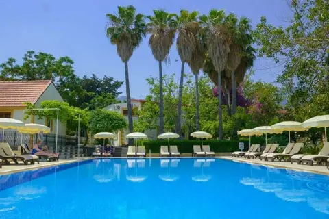 Riverside Garden Resort in Alsancak — foto 10