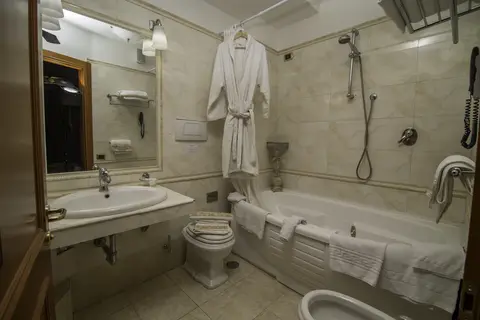 Luxury Rooms H 2000 Roma in Rome, foto 19