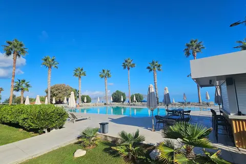Irina Beach Hotel in Τιγκάκι