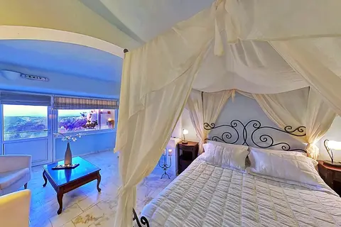 Suites Of The Gods in Hemera Holiday Home villa on Santorini, foto 28