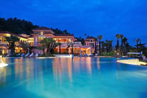 Centara Grand Beach Resort Phuket in ตำบลกะรน — foto 14