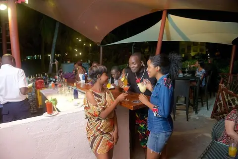 Voyager Beach Resort in ziwa La Ng'ombe ward — foto 4