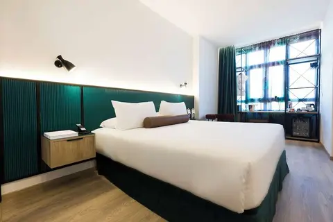 Axel Hotel in Bilbao — foto 3