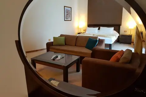 Aragosta Restaurand-Hotel in Durres — foto 11