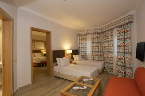 Stella Makadi Beach Resort & Spa in Andalus Restaurant, foto 17