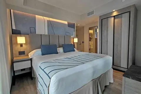 Hotel Riu Plaza Toronto in Toronto — foto 2