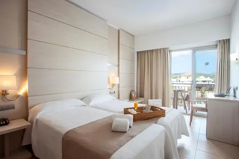 Hotel Puchet in Sant Antoni de Portmany — foto 2