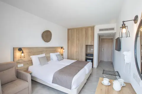 Bohemian Gardens Hotel in Παραλίμνι — foto 25