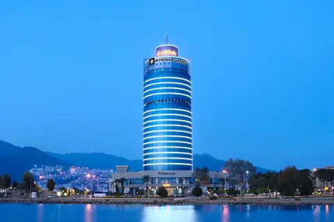 Wyndham Grand Izmir Özdilek Thermal & Spa in Konak