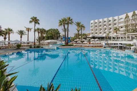 The Golden Coast Beach Hotel in Παραλίμνι — foto 2