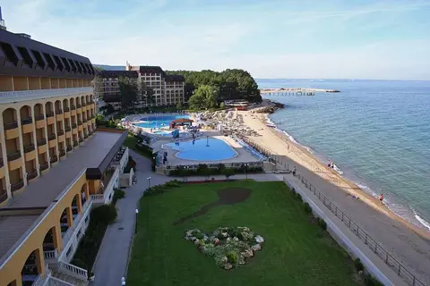 Riviera Beach in Ривиера — foto 12