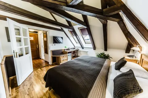Hotel Archibald At The Charles Bridge in Praag — foto 19