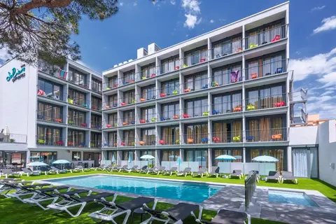 Hotel GHT Sa Riera in Tossa de Mar