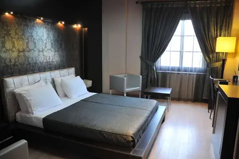 MonarC Hotel in Tirana — foto 2