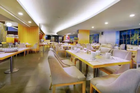Quest Hotel Kuta in Tuban, Kuta, Bali — foto 12
