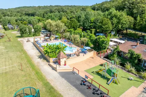 Camping Le Pont De Mazerat in Marcillac-Saint-Quentin — foto 5