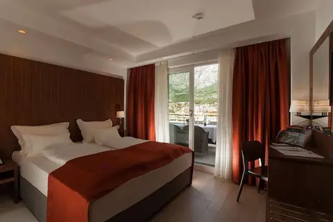 Aparthotel Miramare in Makarska — foto 13