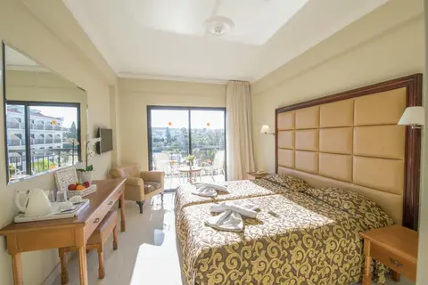 Tsokkos Gardens Hotel in Παραλίμνι — foto 14