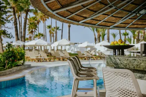 The Golden Bay Beach Hotel in Larnaca — foto 26