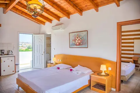 Paul's Garden Studios in Χαράκι — foto 10