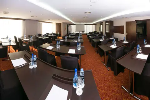 Mercure Dubai Barsha Heights Hotel Suites And Apartments in Dubai — foto 10