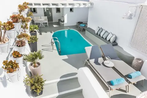 On The Rocks in Thira Municipal Unit, foto 2