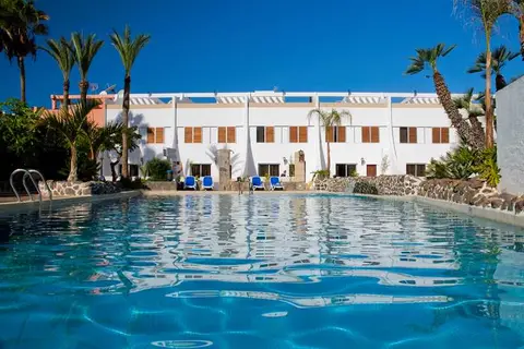 Las Piramides Resort in Arona