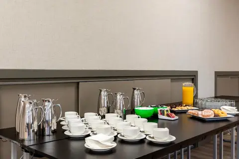 Hotel Acta Pirámides in Madrid — foto 2