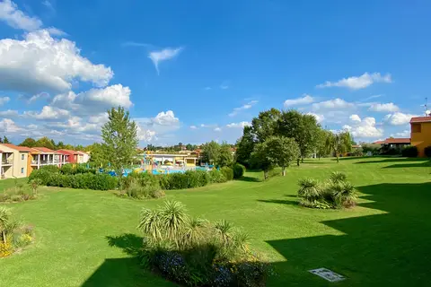Belvedere Village in Castelnuovo del Garda — foto 20