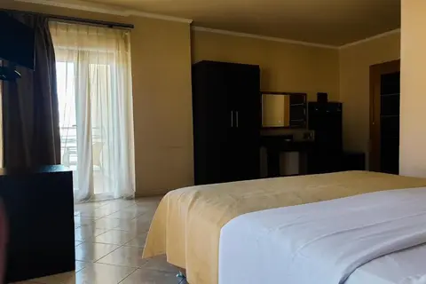 Hotel Nais Beach in Durres — foto 9