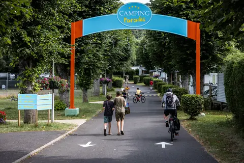 Camping Paradis L Europe in Murol — foto 11