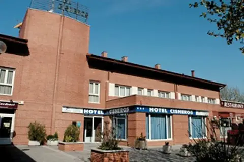 Partner Cisneros in Alcalá de Henares — foto 17