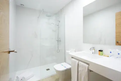 Hotel Arias Aeropuerto in Sariego — foto 10