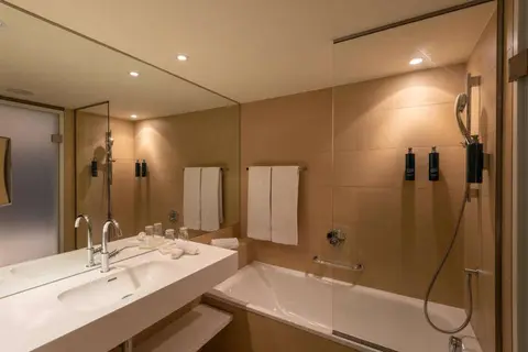 DoubleTree by Hilton Vienna Schonbrunn in Wenen — foto 14