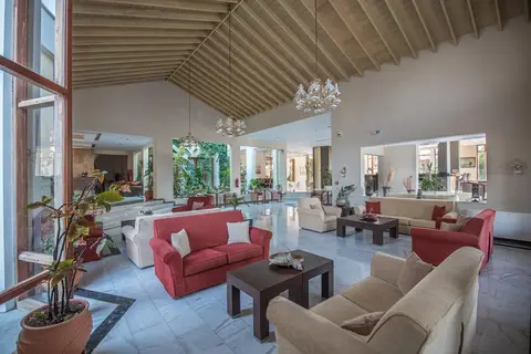 Alma Luxury Resort Hotel in Πέτρα — foto 2