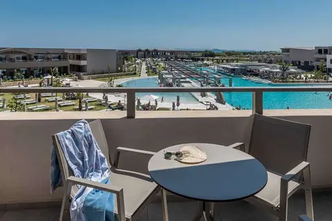 Euphoria Resort in Tavronitis — foto 9