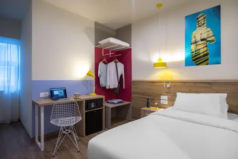 Ibis Styles Athens Routes in Athene — foto 14