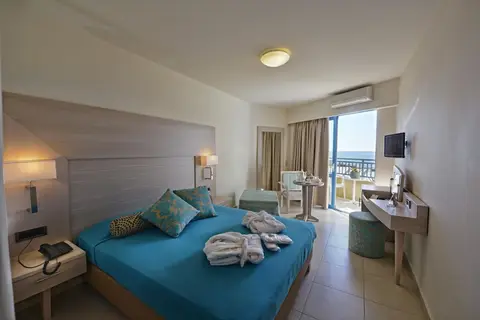 Aphrodite Beach Club in Δημοτική Ενότητα Γουβών — foto 15