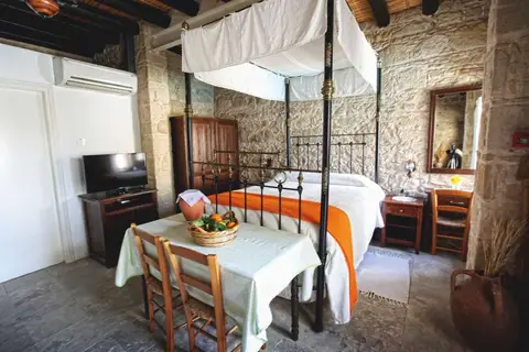 Leonidas Village Houses in Goudi — foto 19