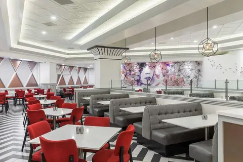 The Strat Hotel Casino & Tower in Las Vegas — foto 10
