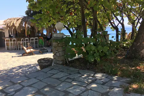 Vassilias Beach in Αχλαδιάς — foto 12